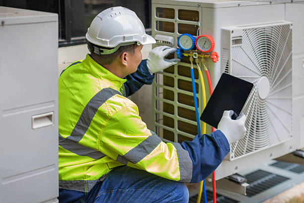 Professional Hvac technician working in Roslyn, NY